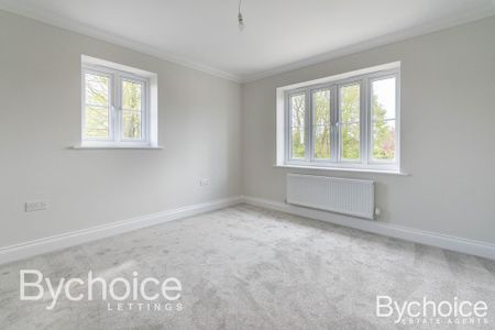 4 bedroom detached house to rent - Photo 3