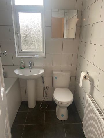 3 Bed Semi-Detached House, Abercorn Road, CV5 - Photo 5