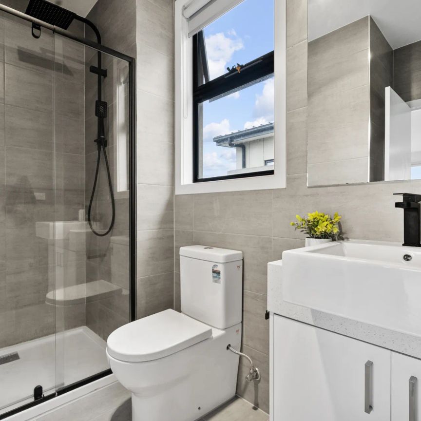 Light Filled Luxury - Photo 1