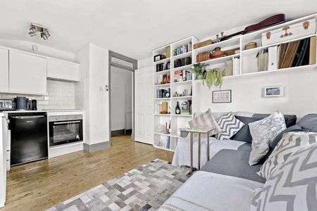 St Augustines Road, Camden, NW1 - Photo 2