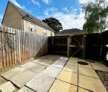 3 bedroom end of terrace house to rent - Photo 2