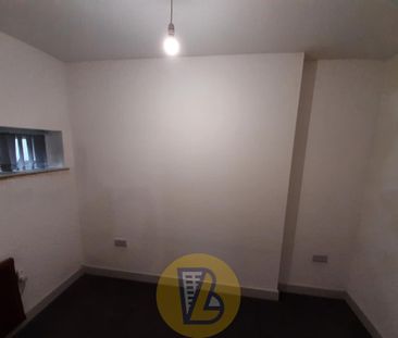 1 bedroom block of apartments to rent - Photo 6