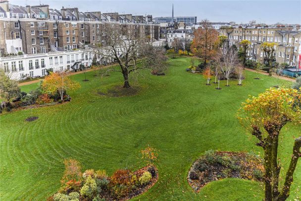 SHORT LET - A stunning two double bedroom apartment with balcony available for Short Lets. - Photo 1