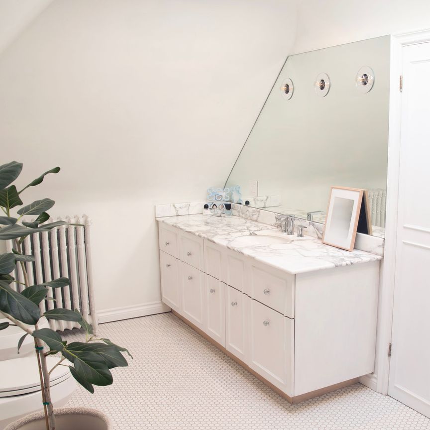 For Lease - 25 Chicora Avenue, Toronto, Ontario - Photo 1