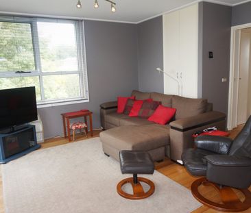 Fully Furnished, Ready to move in! - Photo 2