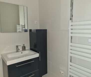 Appartement de Type 2 Meublé 50m² Climatisé avec Véranda FLASSANS S... - Photo 5