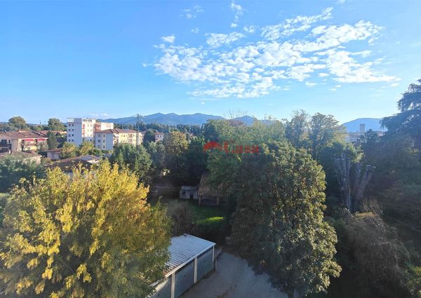 Signorile appartamento di 176 mq. ristrutturato, con vista panoramica