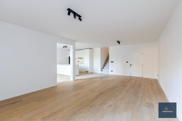Duplex app. met grote tuin, 4 slpk, 3 bdk. nabij station Gent-Sint-Pieters - Photo 1