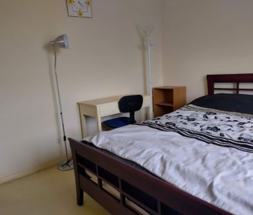 Shared furnished high set house on quite street walking distance to... - Photo 5