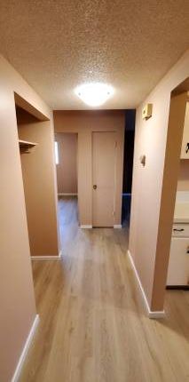 3 Bedrooms,large apartment! Amazing Location! Close to U of C! - Photo 1