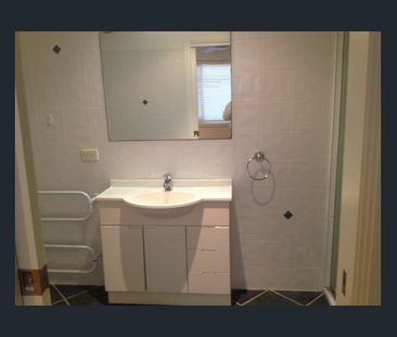 MODERN LOW MAINTENANCE HOME - Photo 2