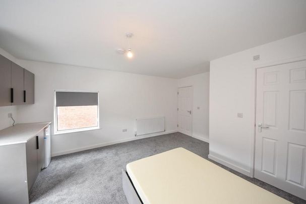 1 bedroom in a house share to rent - Photo 1