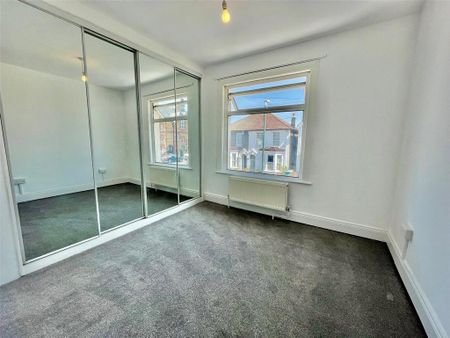 2 bedroom semi-detached house to rent - Photo 5