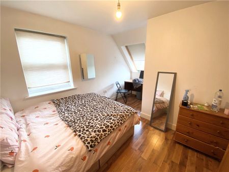 Vicarage Road, Egham, Surrey, TW20 9JN - Photo 3