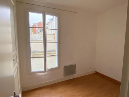 Location Appartement 2 pièces 41m² SAUMUR 49400 - Photo 3