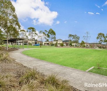 Lovely 3 Bedroom Home in Minto - Photo 4