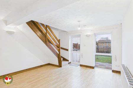 Beech Close, Hardwicke, Gloucester - Photo 4