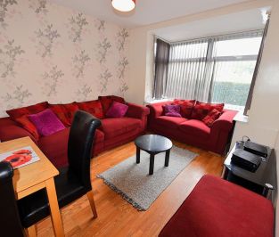 5 bedroom Flat in Mayville Road, Leeds - Photo 4