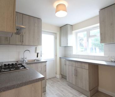 3 bedroom end of terrace house to rent - Photo 5