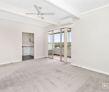 Cozy Two Bedroom Apartment in Shenton Park with Stunning Park and C... - Photo 2