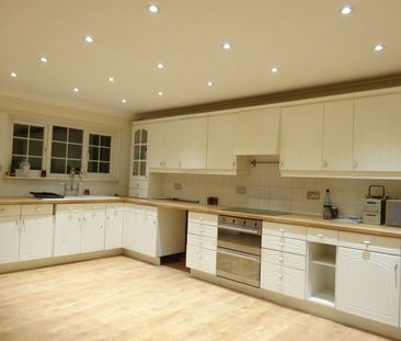 Launceston Close - Photo 4