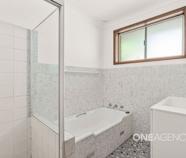 3 BEDROOM NOWRA UNIT - CLOSE TO CBD WITH GARAGE ACCESS - Photo 6
