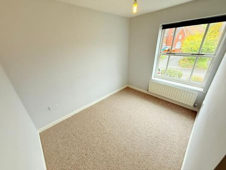 3 bedroom House To Let - Photo 5