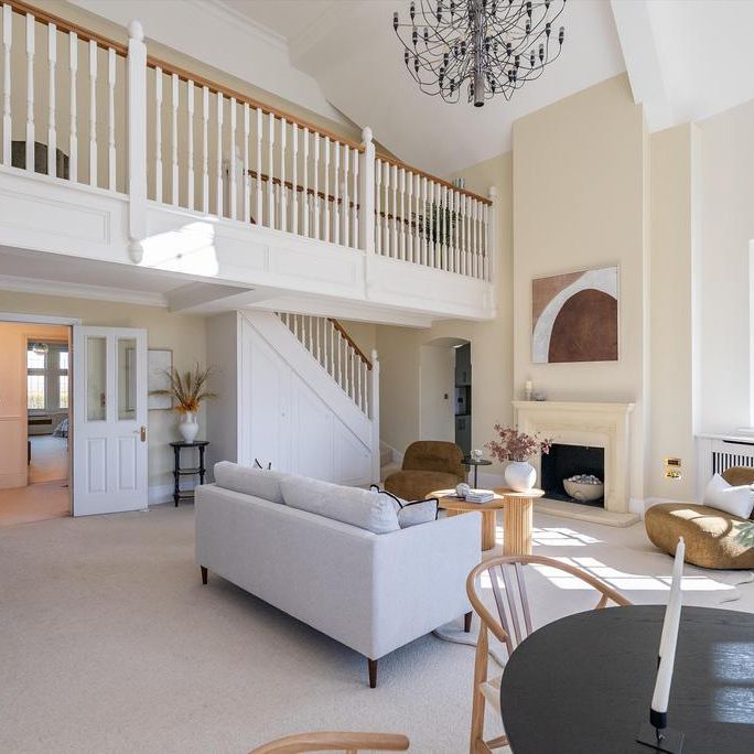 3 bedroom flat to rent - Photo 1