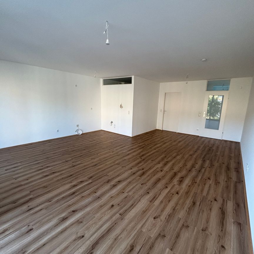 Ihr kleines Zuhause voller Leben 2-Zimmer-Wohnung im 1. OG in der Schererstrasse - Photo 1