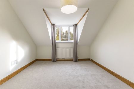 Effingham Road, Long Ditton, Surbiton, Surrey, KT6 flat to rent - Photo 4