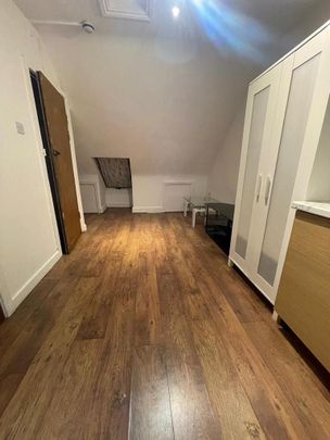 Studio to rent - Photo 1