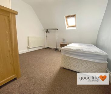 3 bedroom flat to rent - Photo 6