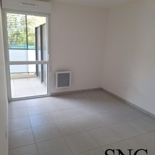 T2 AVEC TERRASSE ET PARKING - Photo 1