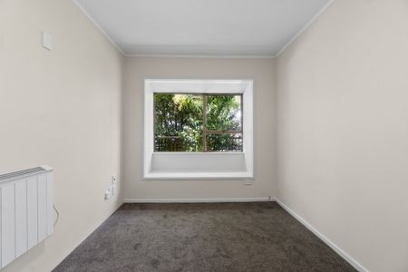 Stunning Newly Renovated 1-Bedroom Apartment in the Heart of Mt Albert - Photo 2