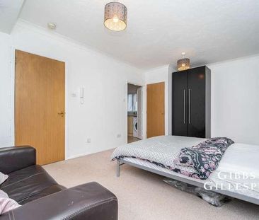 Allington Close, Greenford, UB6 - Photo 2