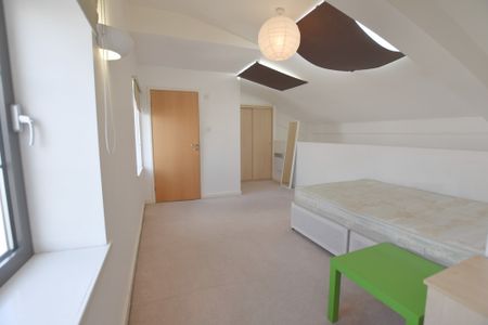 1 Bedroom Apartment - Photo 4