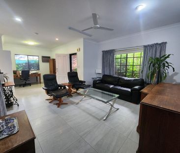 Luxurious Oasis in Mundingburra - Photo 2