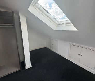 4 Bed Terraced House, Highworth Road, N11 - Photo 1