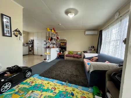 9C Caspar Road, Papatoetoe, Auckland - Photo 3