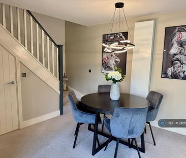 3 bedroom semi-detached house to rent - Photo 5