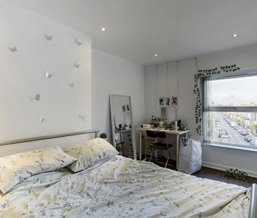 4 bedroom flat to rent - Photo 3