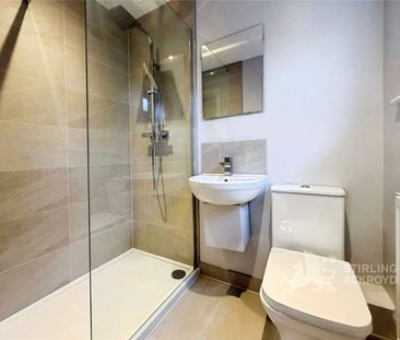 Applegarth Avenue, Guildford, Surrey, GU2 8LP - Photo 5