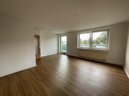 Großzügige Fünf-Raum-Wohnung mit Balkon und Loggia in Gotha! - Foto 3