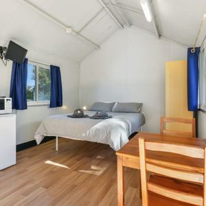 Furnished Studio - Photo 2