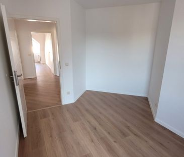 Gemütliche 3-Zi.-Whg. mit neuem Bad, neuem Laminatboden und Balkon ... - Foto 3