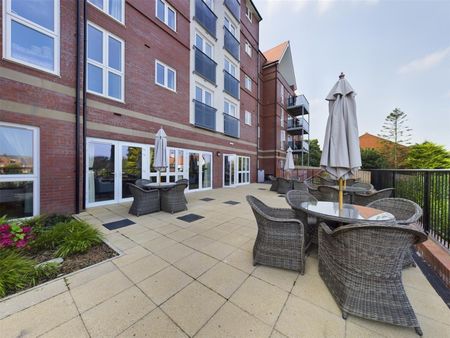 1 bedroom Flat To Let - Photo 4