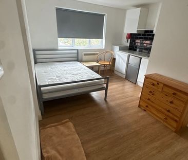 Studio Flat, Finchley Road, NW11 - Photo 6