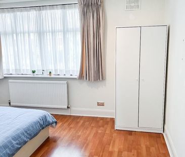 Room in a Shared House, Barn Rise, HA9 - Photo 1