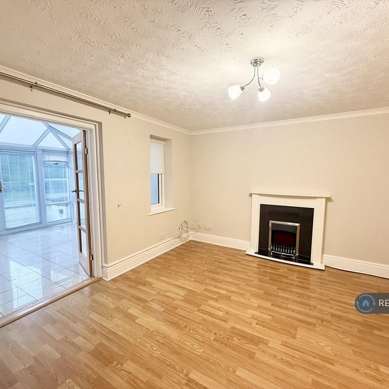 2 bedroom terraced house to rent - Photo 1