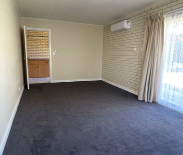 Comfortable Family Living in Happy Valley - Photo 3
